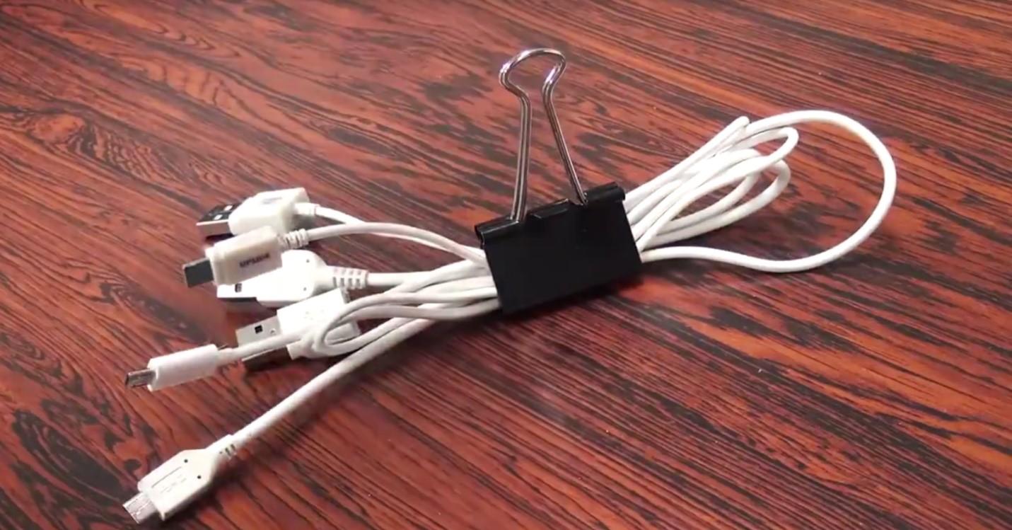 How to fold your headphones to avoid tangled wires